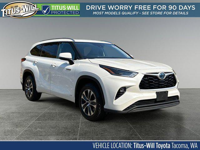 Photo of 2021 Blizzard Pearl Toyota Highlander Hybrid