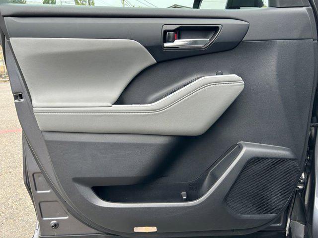Photo of 2024 Magnetic Gray Toyota Highlander