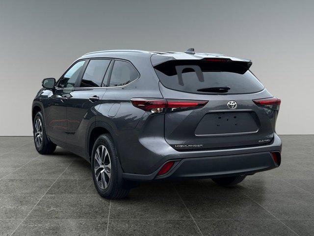 Photo of 2024 Magnetic Gray Toyota Highlander