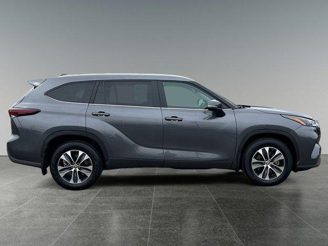 Photo of 2024 Magnetic Gray Toyota Highlander