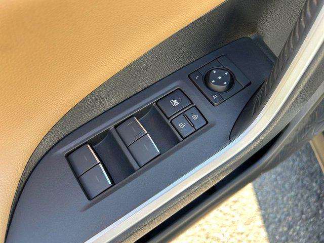 Photo of 2022 Blizzard Pearl Toyota RAV4 Hybrid