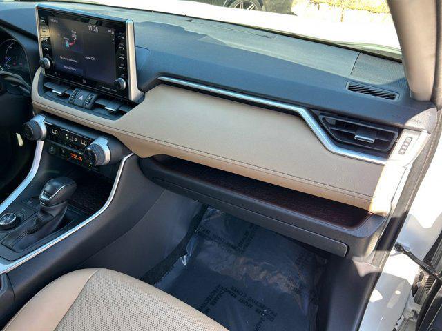 Photo of 2022 Blizzard Pearl Toyota RAV4 Hybrid
