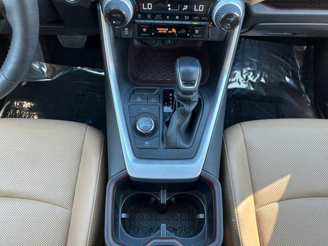 Photo of 2022 Blizzard Pearl Toyota RAV4 Hybrid