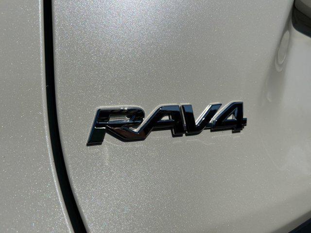 Photo of 2022 Blizzard Pearl Toyota RAV4 Hybrid