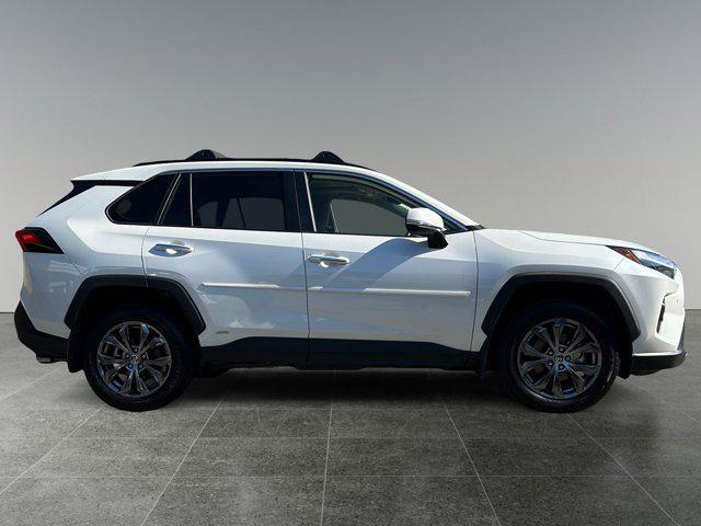 Photo of 2022 Blizzard Pearl Toyota RAV4 Hybrid