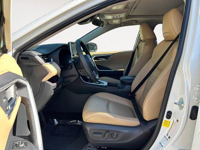 Photo of 2022 Blizzard Pearl Toyota RAV4 Hybrid