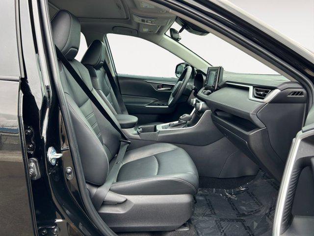 Photo of 2022 Midnight Black Metallic Toyota RAV4 Hybrid