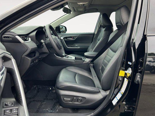 Photo of 2022 Midnight Black Metallic Toyota RAV4 Hybrid