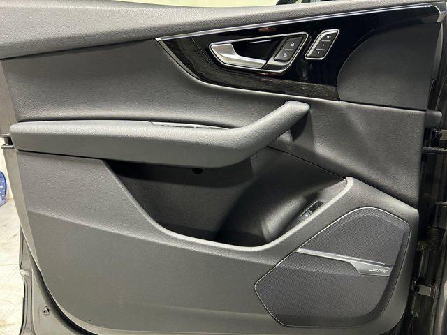 Photo of 2019 Samurai Gray Metallic Audi Q7