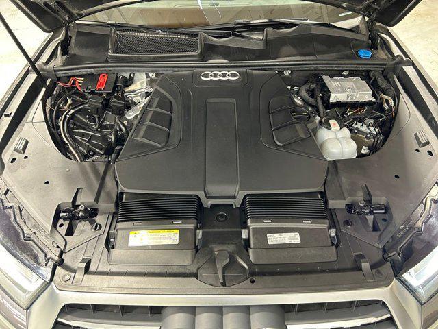 Photo of 2019 Samurai Gray Metallic Audi Q7