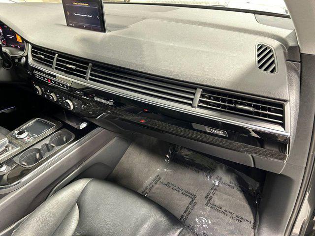 Photo of 2019 Samurai Gray Metallic Audi Q7