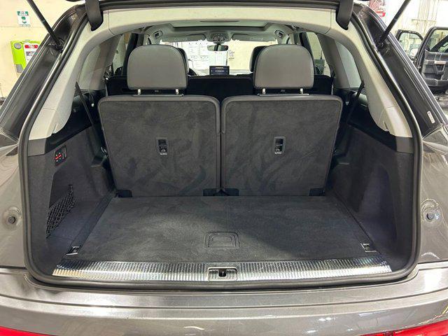Photo of 2019 Samurai Gray Metallic Audi Q7