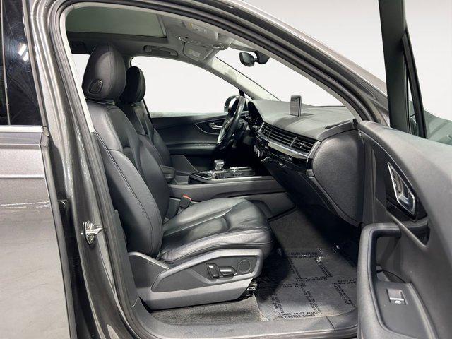 Photo of 2019 Samurai Gray Metallic Audi Q7