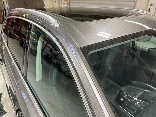 Photo of 2019 Samurai Gray Metallic Audi Q7