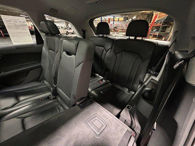 Photo of 2019 Samurai Gray Metallic Audi Q7