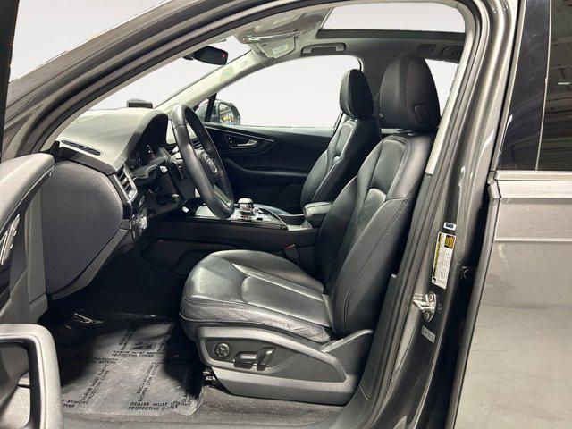 Photo of 2019 Samurai Gray Metallic Audi Q7