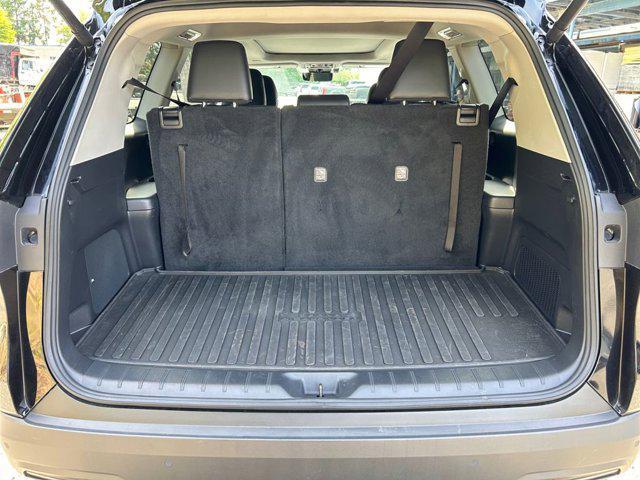 Photo of 2024 Midnight Black Toyota Grand Highlander
