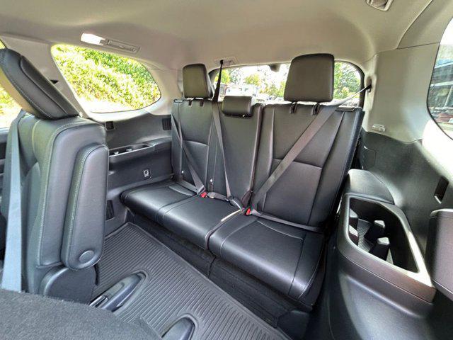 Photo of 2024 Midnight Black Toyota Grand Highlander