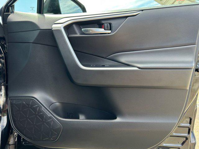 Photo of 2022 Midnight Black Toyota RAV4 Hybrid