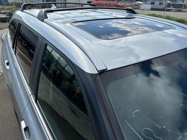 Photo of 2024 Celestial Silver Metallic Toyota Highlander Hybrid