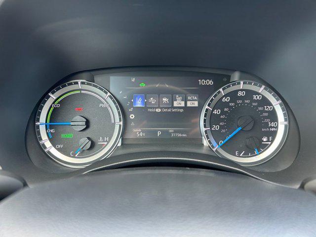 Photo of 2024 Celestial Silver Metallic Toyota Highlander Hybrid