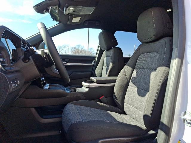 Photo of 2025 Summit White GMC Terrain