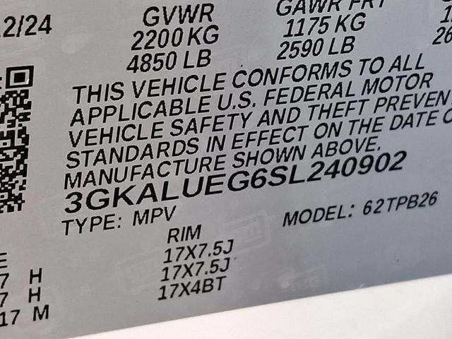 Photo of 2025 Summit White GMC Terrain