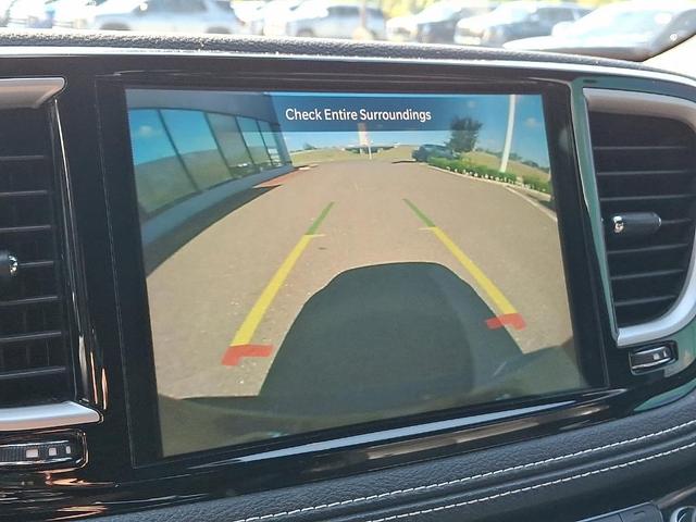 Photo of 2021 Brilliant Black Crystal Pearlcoat Chrysler Pacifica