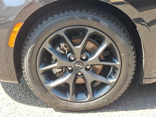 Photo of 2021 Brilliant Black Crystal Pearlcoat Chrysler Pacifica