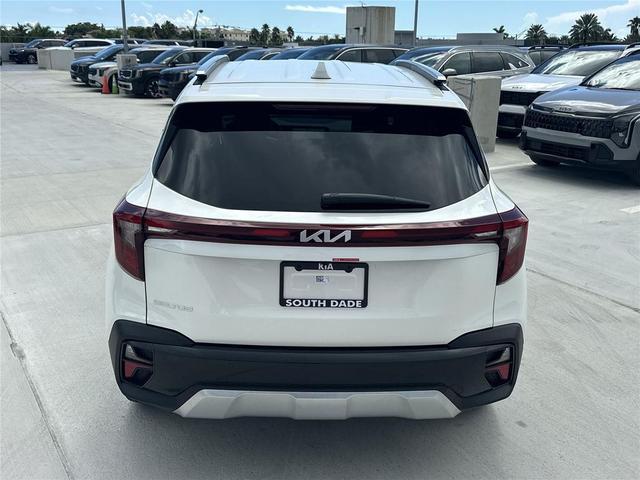 Photo of 2026 SWP/WHITE Kia Seltos