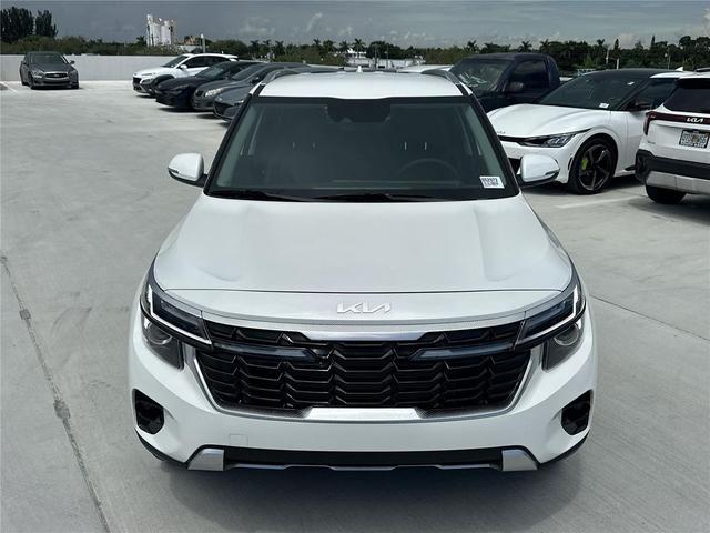 Photo of 2026 SWP/WHITE Kia Seltos