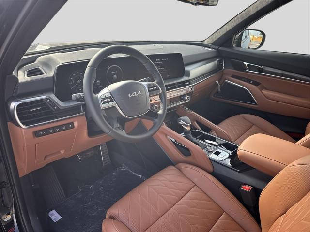 Photo of 2025 Ebony Black Kia Telluride