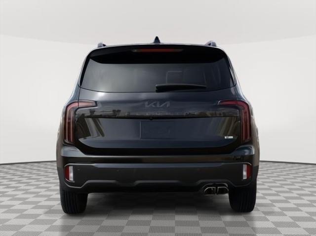 Photo of 2025 Ebony Black Kia Telluride