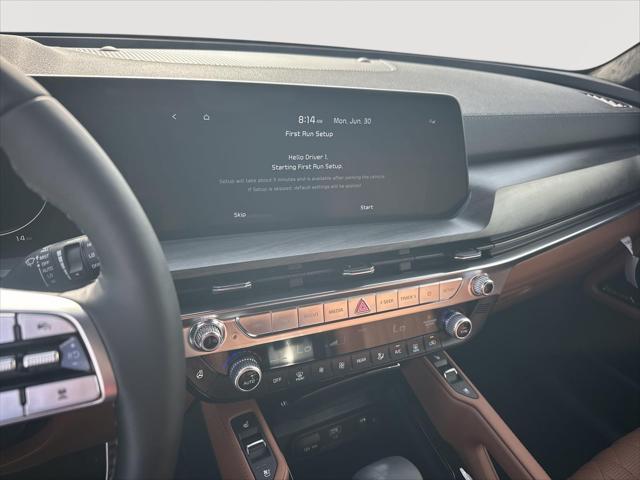 Photo of 2025 Ebony Black Kia Telluride