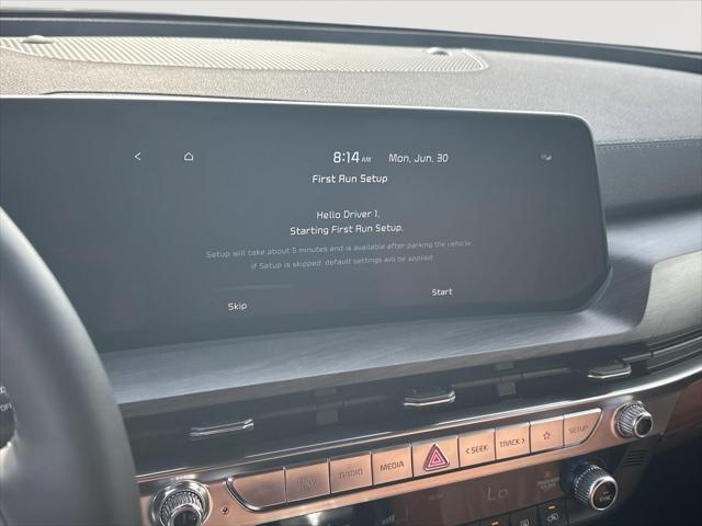 Photo of 2025 Ebony Black Kia Telluride