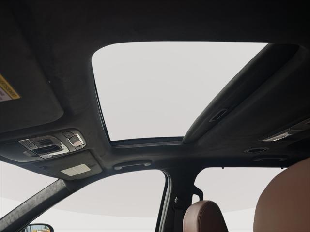 Photo of 2025 Ebony Black Kia Telluride