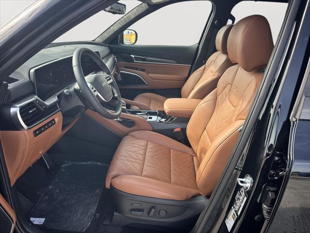 Photo of 2025 Ebony Black Kia Telluride