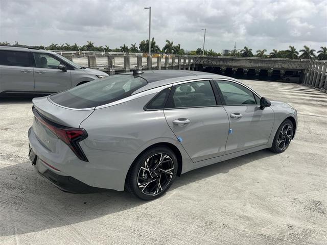 Photo of 2025 Wolf Gray Kia K5