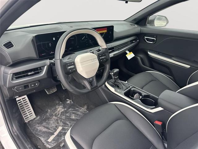 Photo of 2025 Snow White Pearl Kia K4