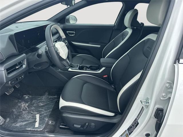 Photo of 2025 Snow White Pearl Kia K4