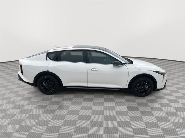 Photo of 2025 Snow White Pearl Kia K4