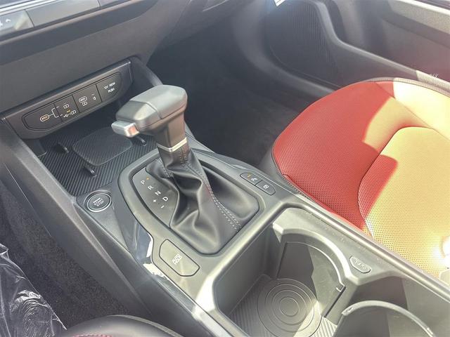 Photo of 2025 Aurora Black Pearl Kia K4
