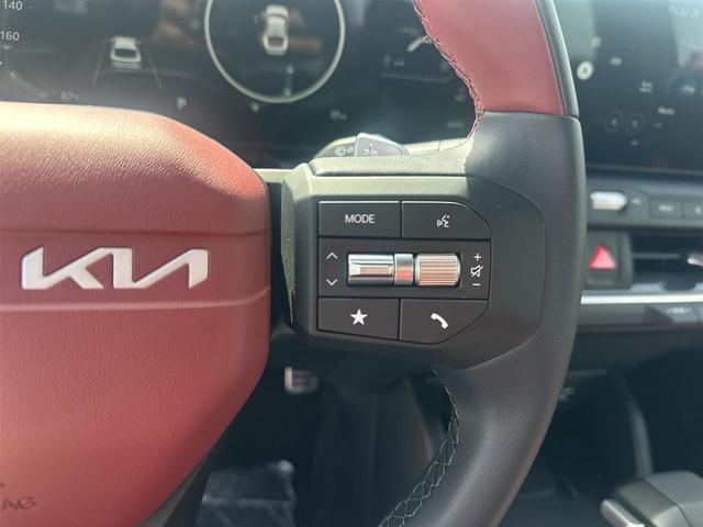 Photo of 2025 Aurora Black Pearl Kia K4