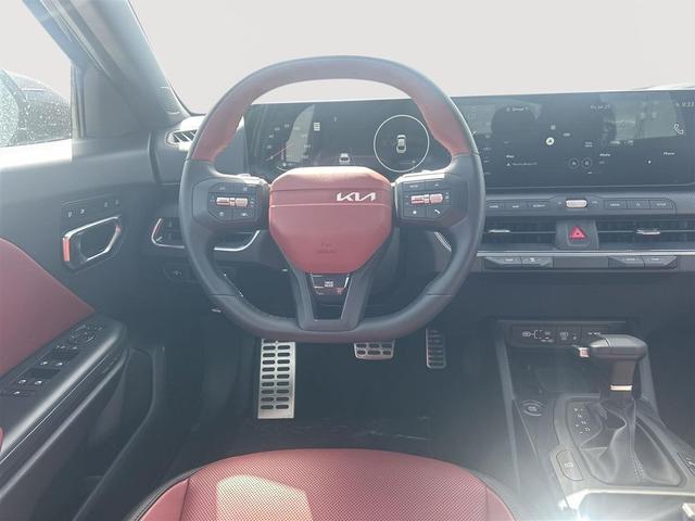 Photo of 2025 Aurora Black Pearl Kia K4