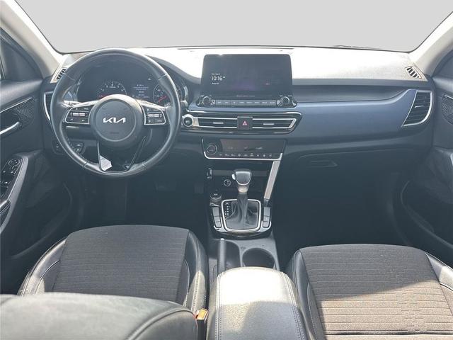 Photo of 2023 Gravity Gray Kia Seltos