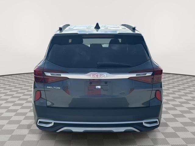 Photo of 2023 Gravity Gray Kia Seltos