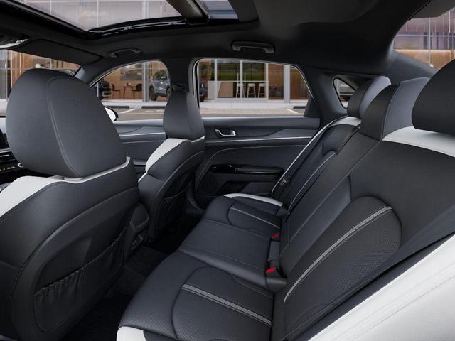 Photo of 2025 Wolf Gray Kia K5