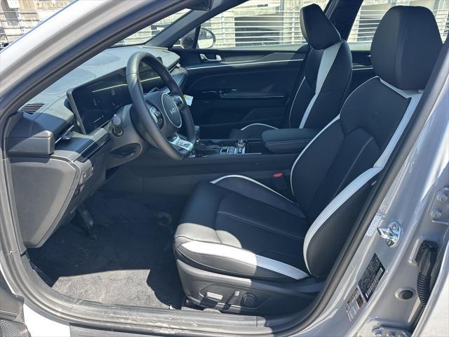 Photo of 2025 Wolf Gray Kia K5