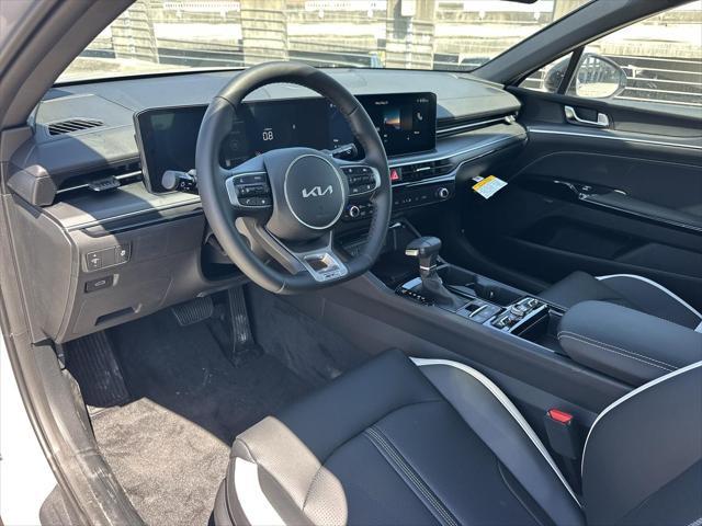 Photo of 2025 Wolf Gray Kia K5