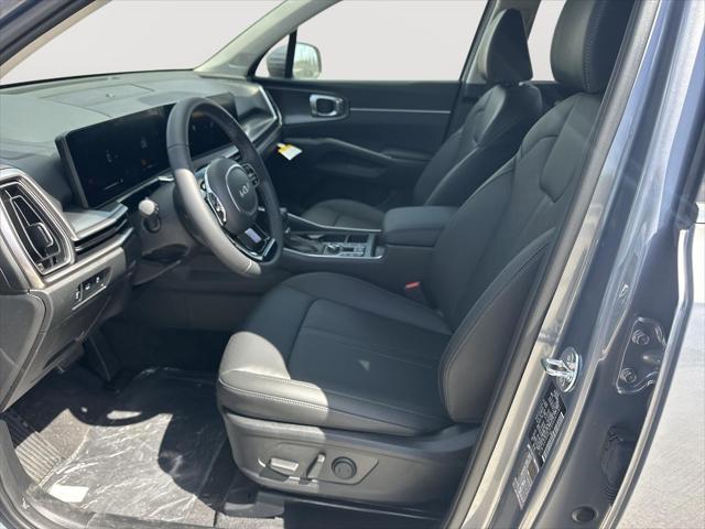 Photo of 2025 Everlasting Silver Kia Sorento